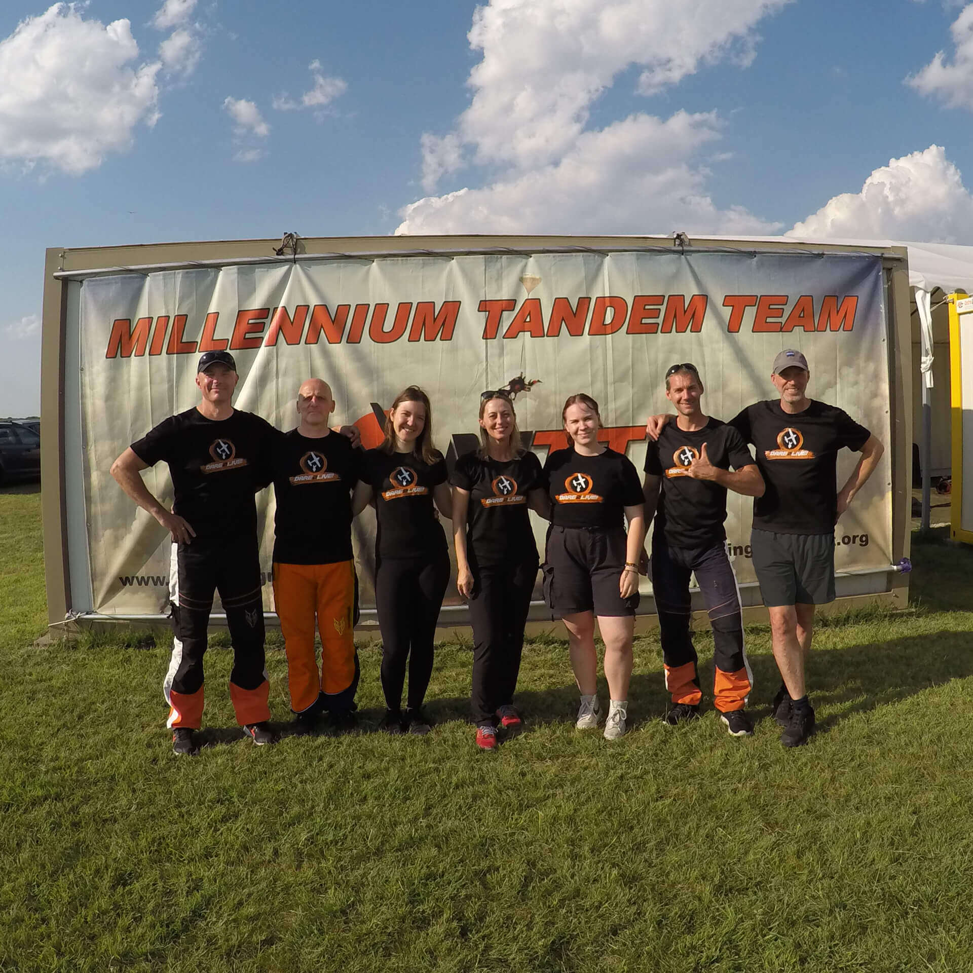 millennium-tandem-team-skydiving-budapest-hero-m Millennium Tandem Team - professional tandem skydiving instructors in Hungary